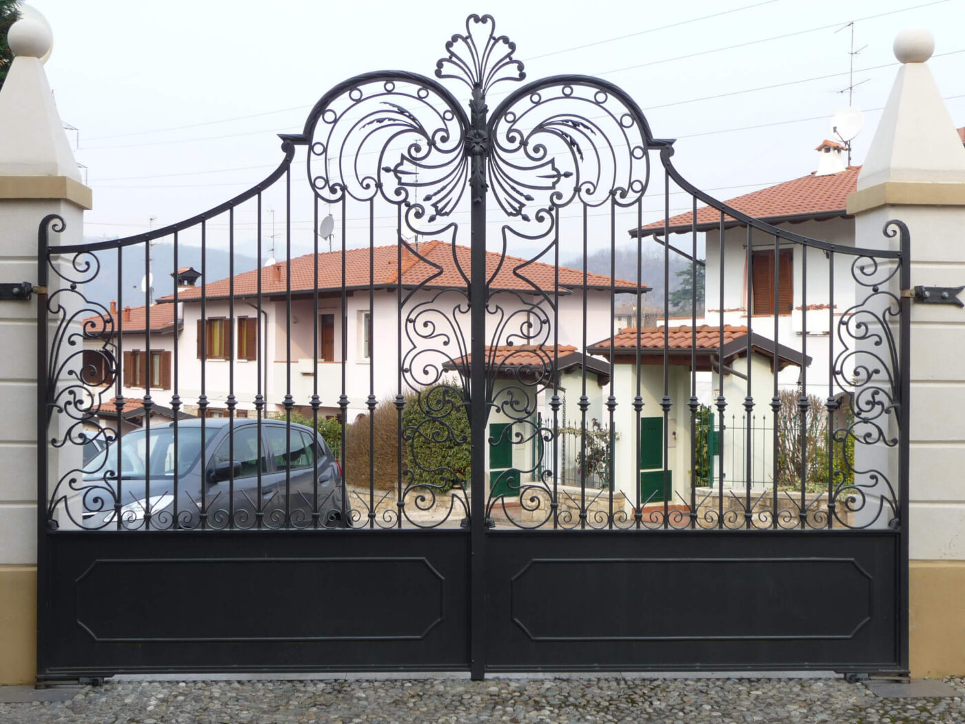 Cancello in ferro realizzato su misura da SG Carpenteria